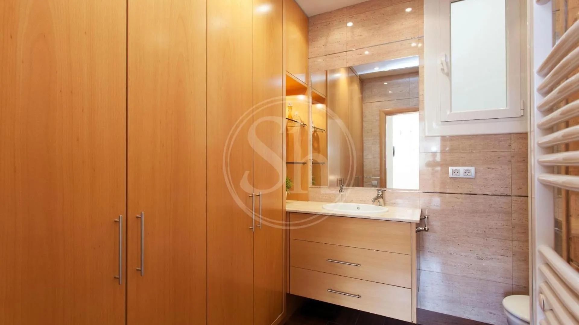 Comodo Apartamento En El Eixample Barcelona