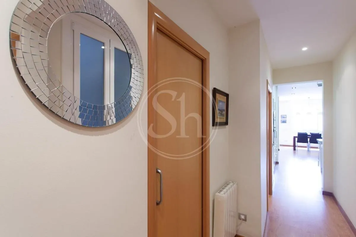 Comodo Apartamento En El Eixample Barcelona Apartment