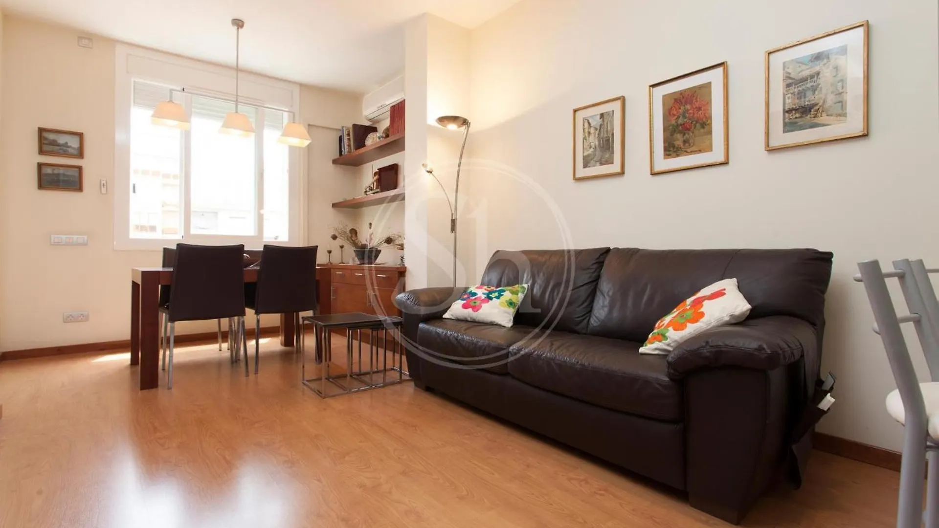 Апартаменты Comodo Apartamento En El Eixample Барселона
