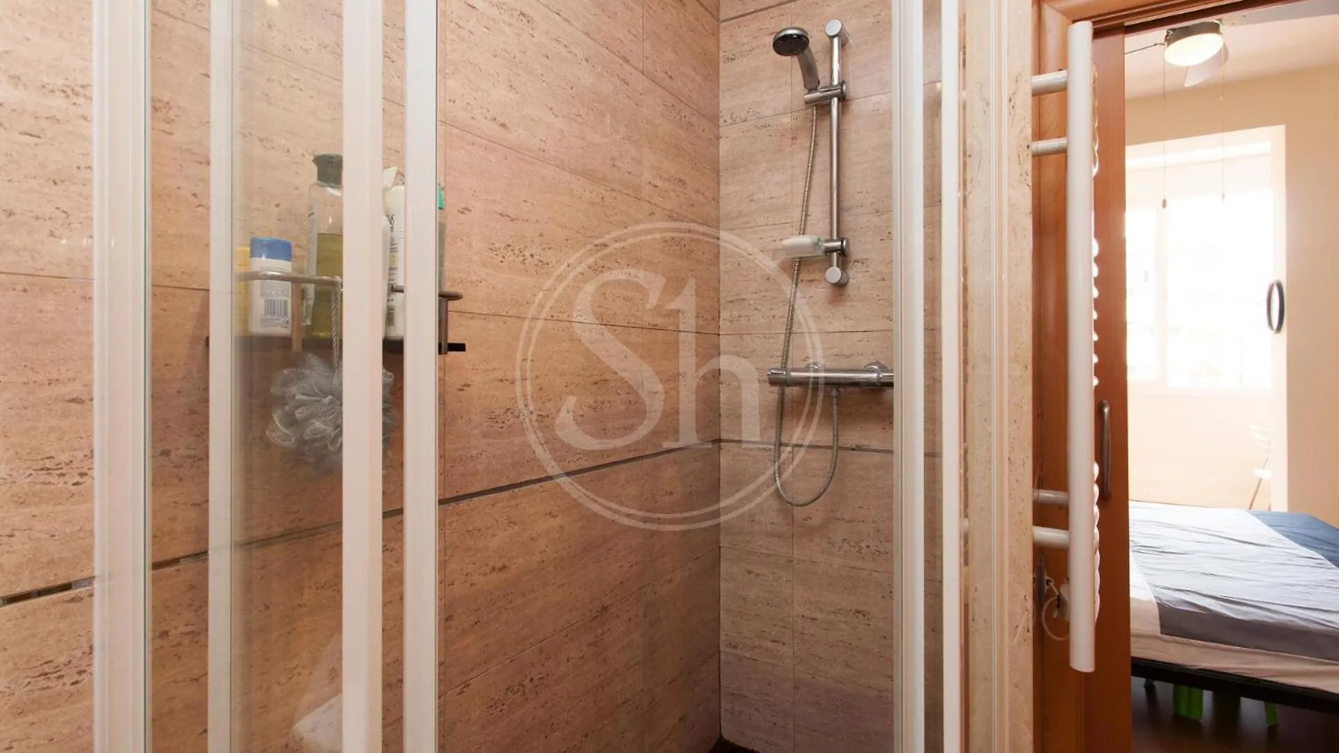 Comodo Apartamento En El Eixample Барселона